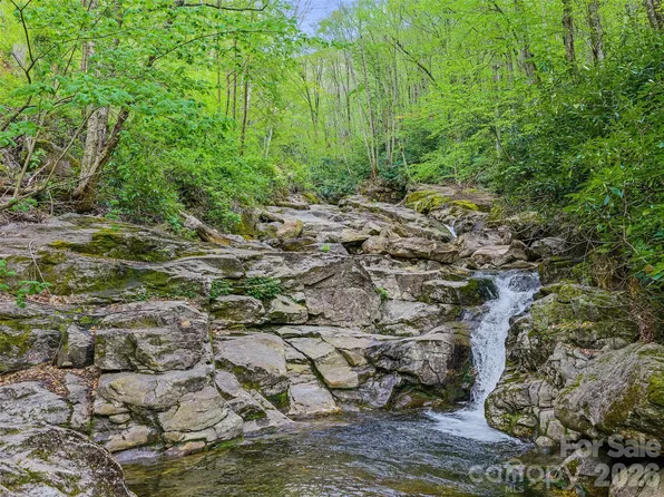 1161 Deep Gap Rd, Burnsville, NC 28714