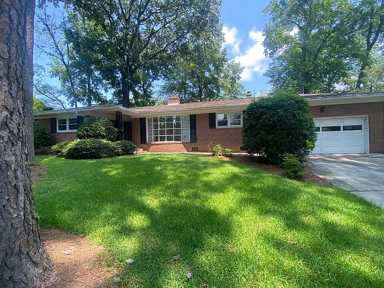 2648 S Kings Rd — Photo 1