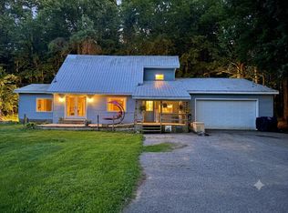 9462 E Colby Rd, Crystal, MI 48818