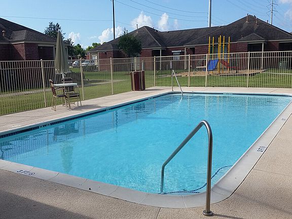 2nd image of 905 N Avenue J #1301
