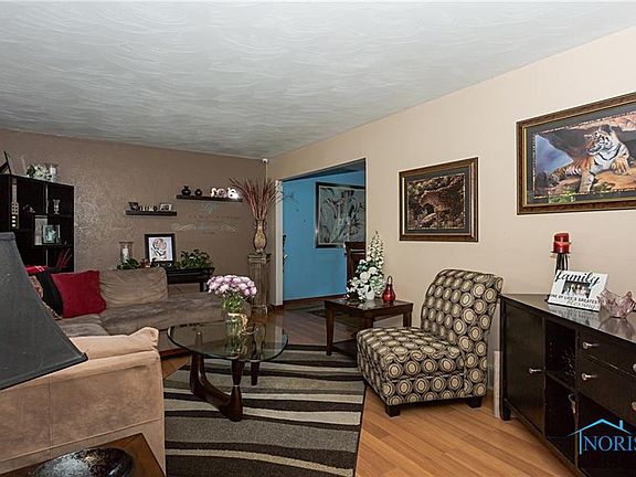 3rd image of 5721 Winona Dr