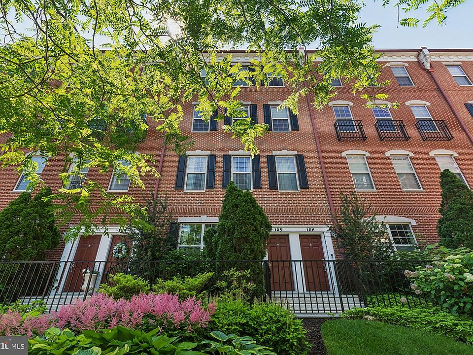 1st image of 105 Commodore Ct