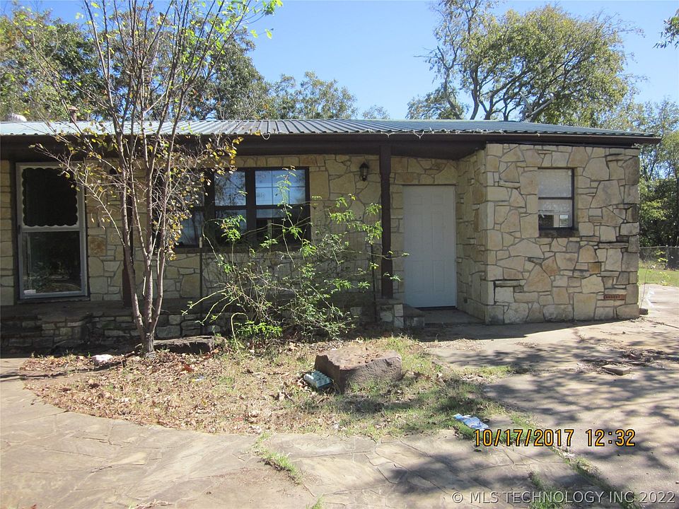 2nd image of 900 Mockingbird Ln