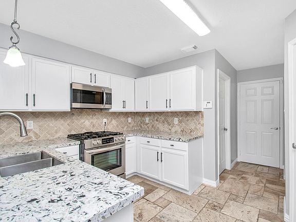 5th image of 7635 Jonathon Ct