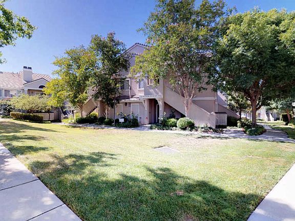 2nd image of 882 Lake McClure Dr