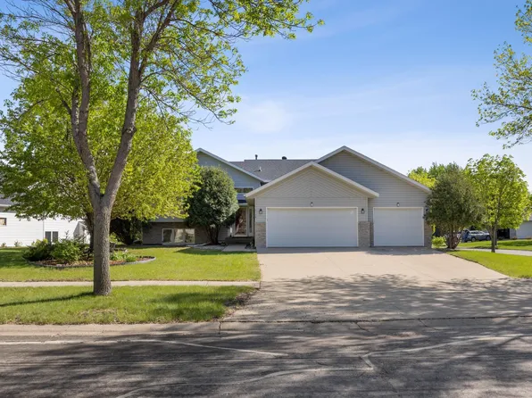 3138 25th Ave S, Fargo, ND 58103