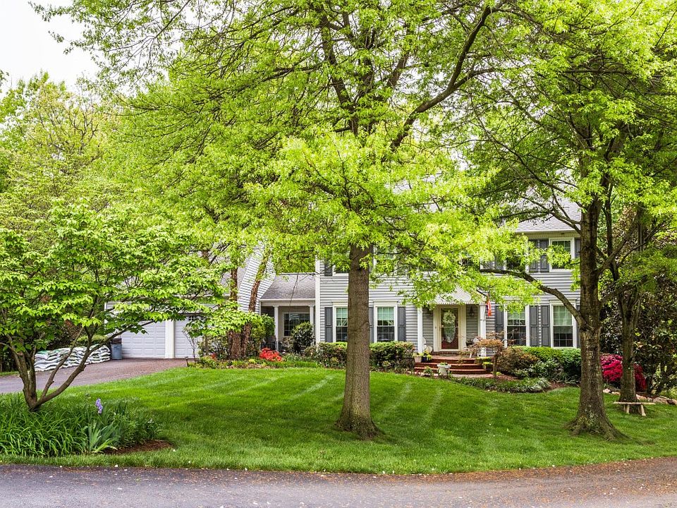 1st image of 8413 Lake Crest Ter