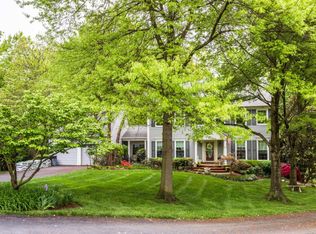 8413 Lake Crest Ter, Fairfax Station, VA 22039