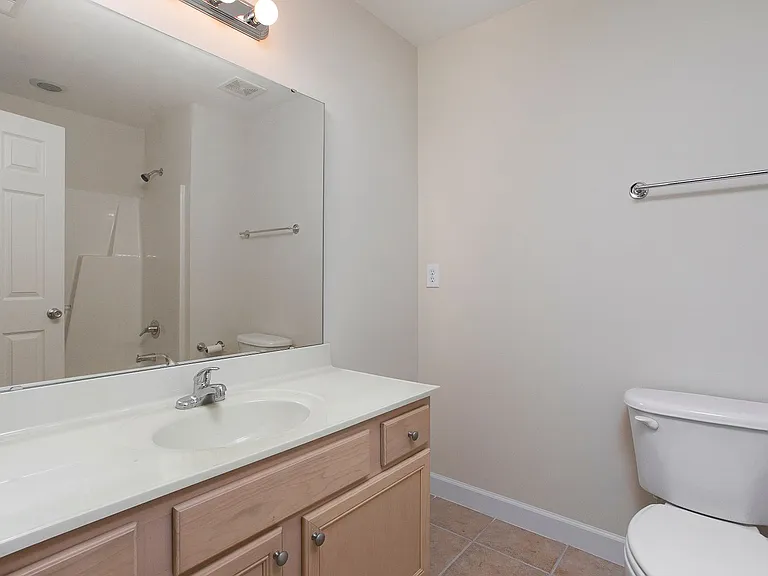 813 Saratoga Dr — Photo 12
