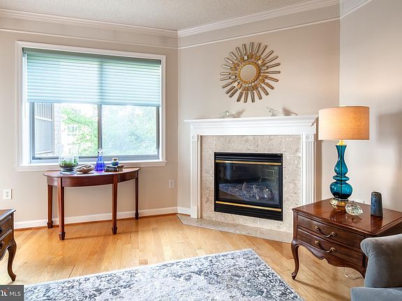 2nd image of 901 N Monroe St APT 303