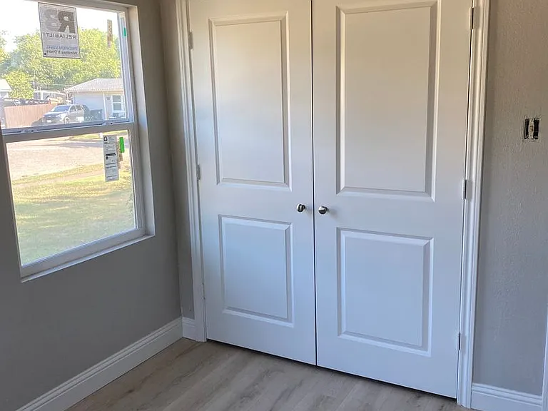 807 Raleigh Cir — Photo 12