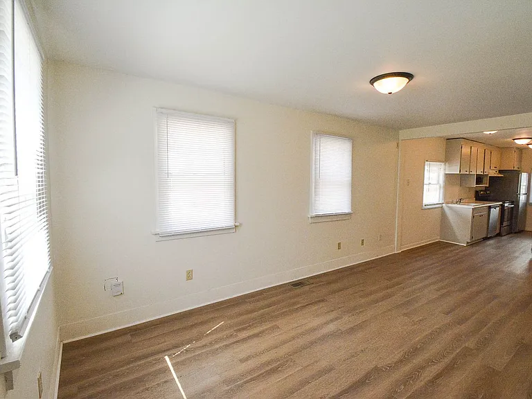 1909 5th St SW — Photo 2