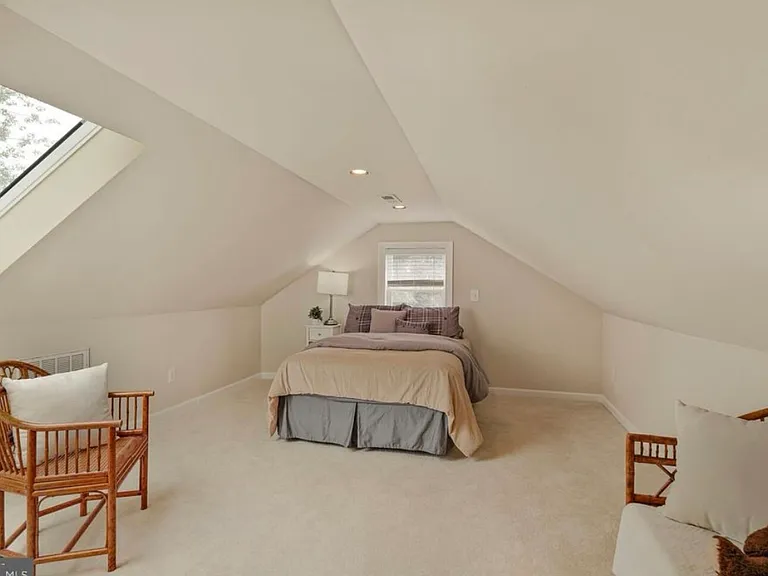 2622 N Lexington St — Photo 13