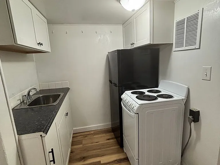 1435 1/2 Fairmount St — Photo 7