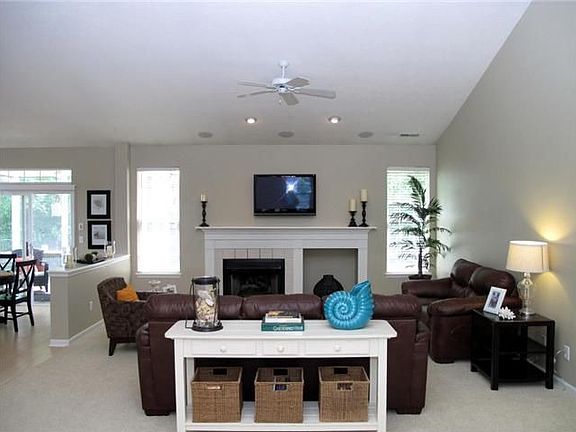 3rd image of 6025 Bristlecone Dr