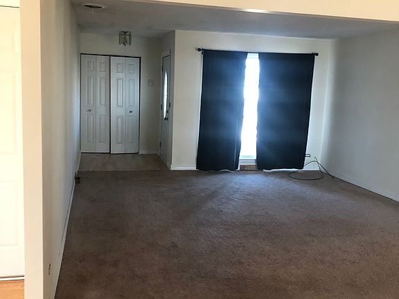 3rd image of 15209 Hilltop Dr