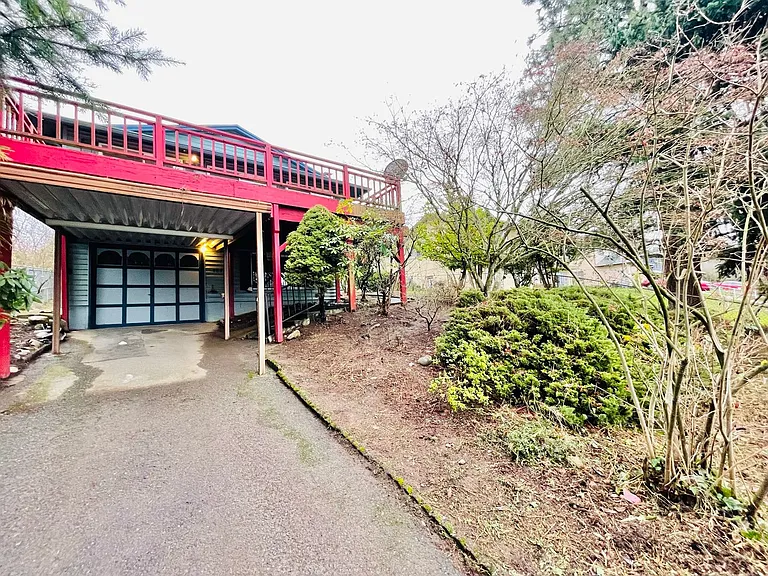 8836 22nd Ave SW — Photo 3