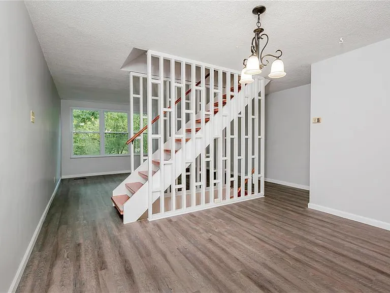 17 Tower Hill Ct — Photo 12