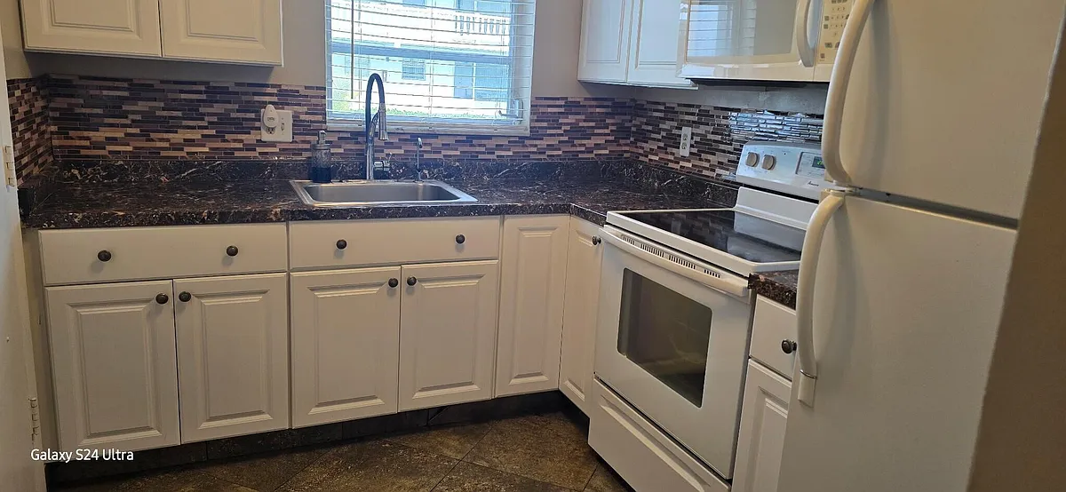 Building Photo - 1621 NW 46th Ave #101