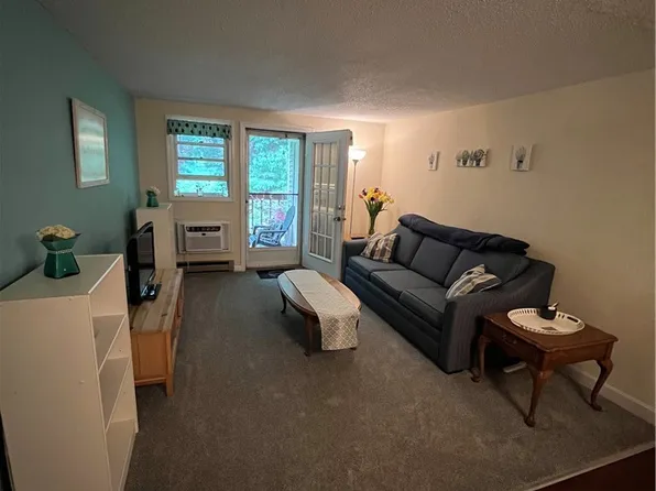 89 Heritage Dr, Northbridge, MA 01534
