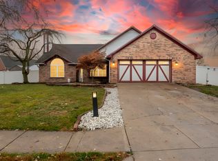 7674 Doone Valley Ct, Avon, IN 46123