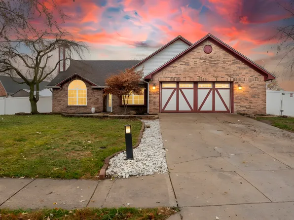 7674 Doone Valley Ct, Avon, IN 46123