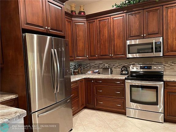 2nd image of 10266 Lombardy Dr Unit 10266