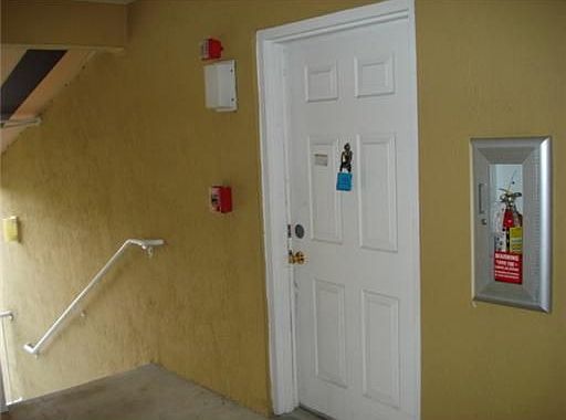 4th image of 520 SW 111th Ave APT 301
