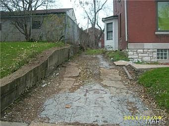 3rd image of 4548-4550 Labadie Ave