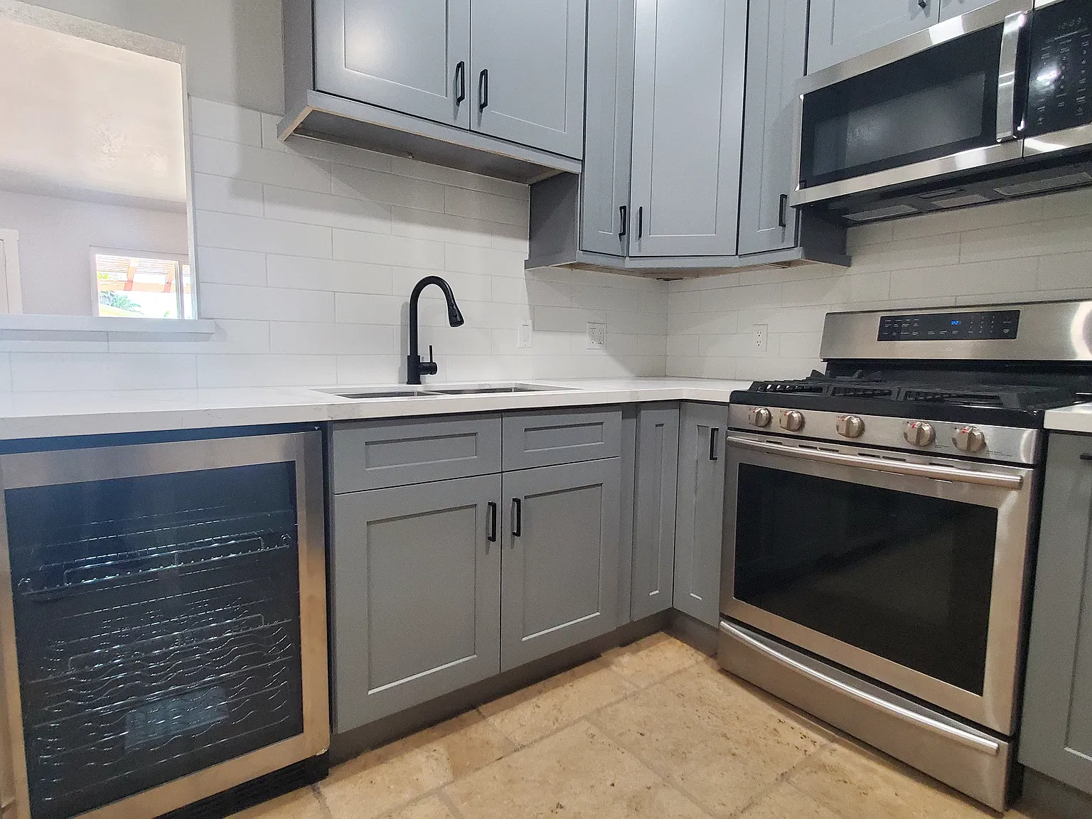 3 bed, 1140 sqft, $4,000 — Photo 4