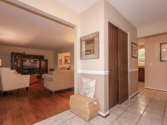 4th image of 7389 Baywind Dr
