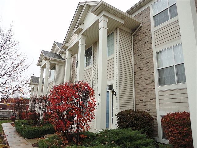 1st image of 917 Summit Creek Dr