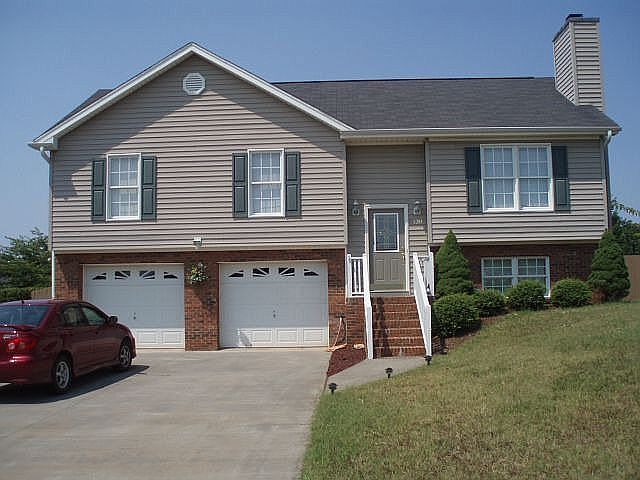 Split Foyer