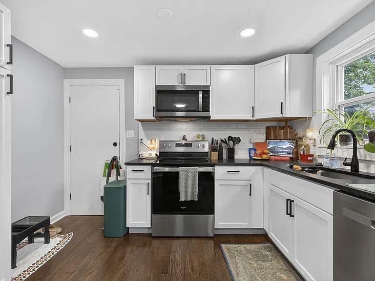 11620 W 68th Ter — Photo 8