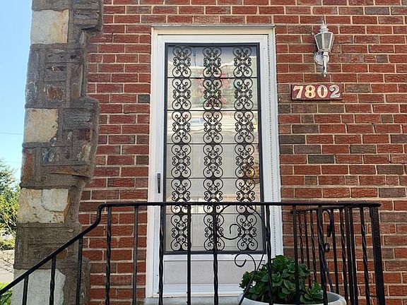 3rd image of 7802 Summerdale Ave