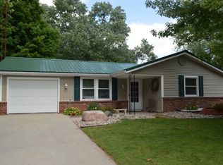 117 Riverside Dr, Edgerton, OH 43517