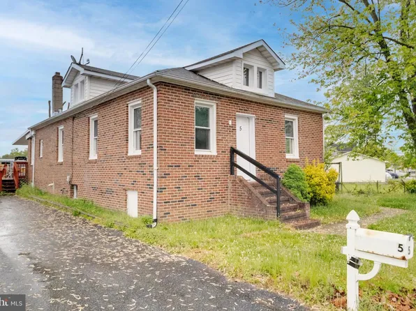 5 Homeland Ave, Middle River, MD 21220