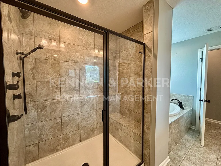 4526 Mountain Ivy Dr — Photo 34