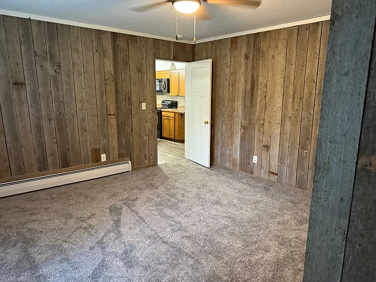 Bedroom 1 Entry