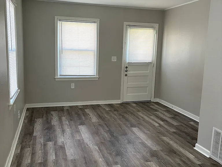 309 Treasure St — Photo 8