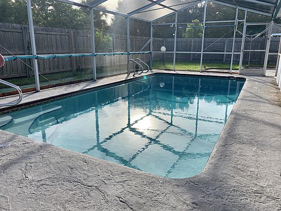 2nd image of 2577 Wright Ave