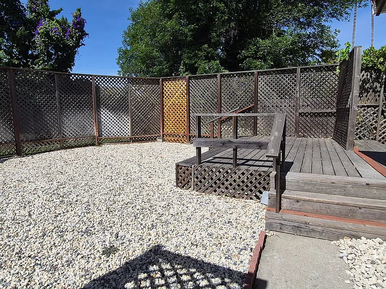 1121 Swallow Ln — Photo 27