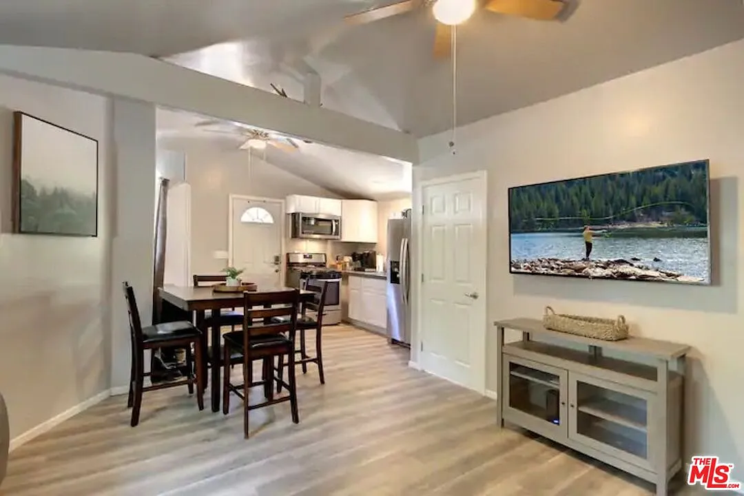 2 bed, 1.0 bath, 538 sqft, $1,698 — Photo 1