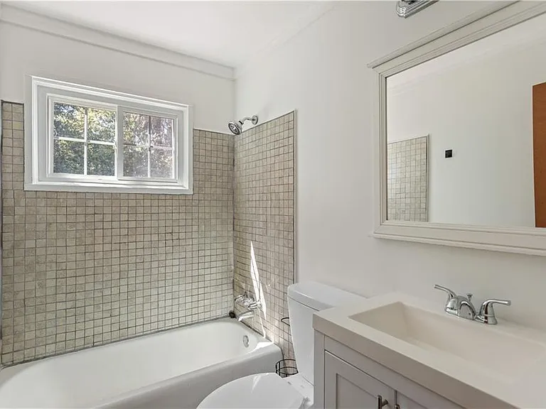 2866 Highland Dr SE — Photo 24