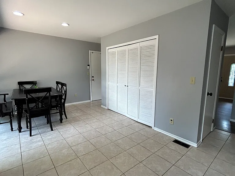 1184 Stanton St — Photo 7