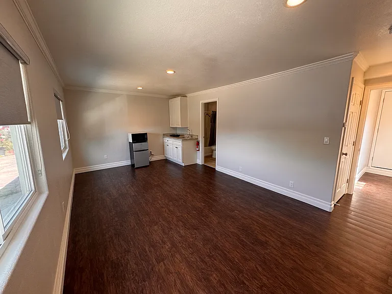 43166 Continental Dr #B — Photo 2
