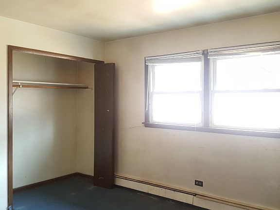 4th image of 323 Luella Ave