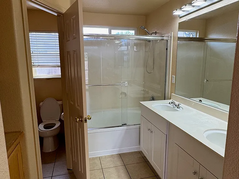 5425 Buckwood Way — Photo 10