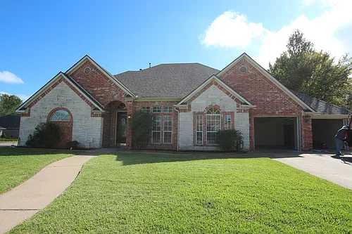 1202 River Bend Dr Photo 1