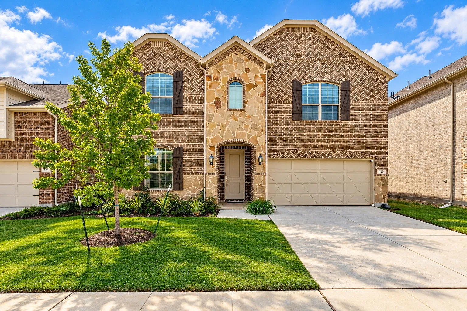 5 bed, 4.5 bath, 3357 sqft, $3,500 — Photo 1